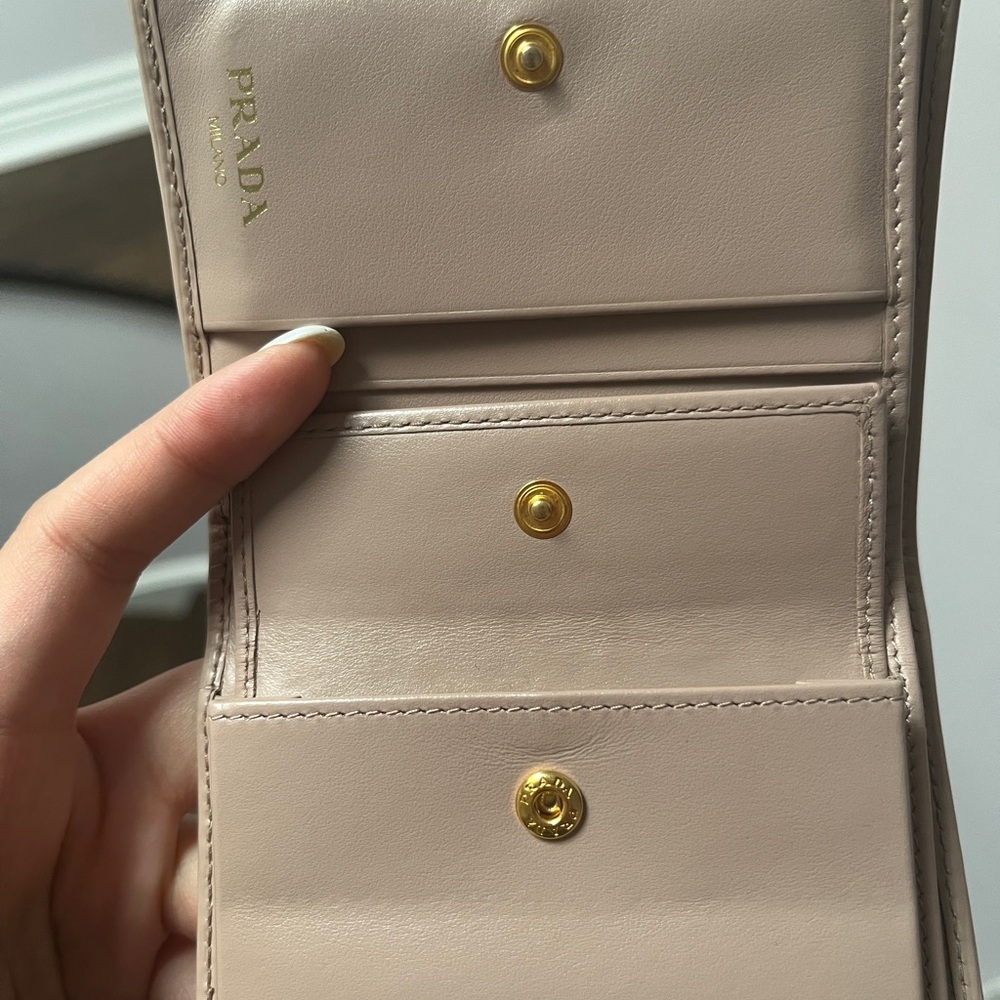Prada bifold wallet - Picture 4 of 8